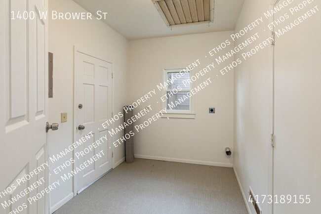 Building Photo - 1400 W Brower St