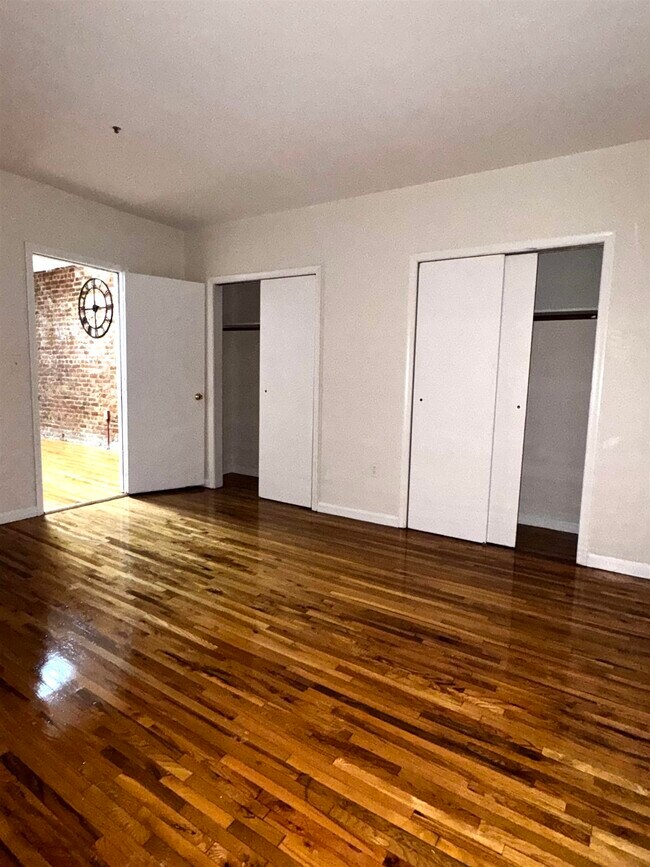 Building Photo - 722 Ocean Ave