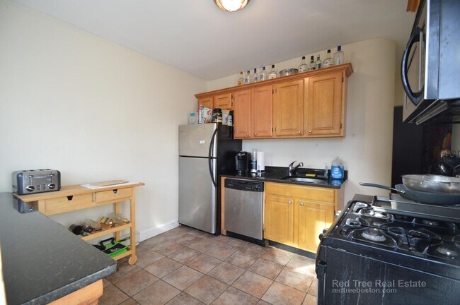 Building Photo - 19 Pratt St