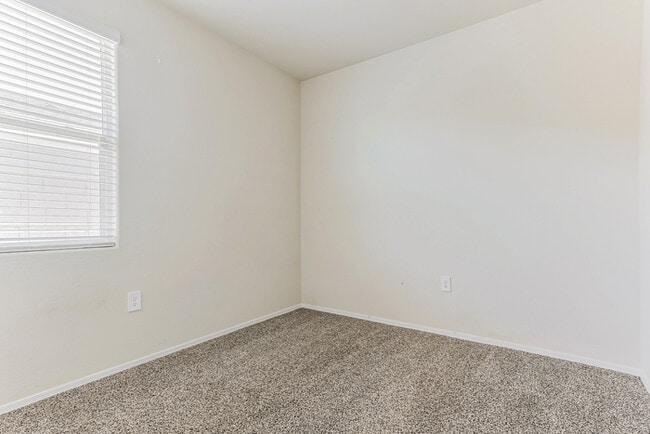 Building Photo - Bright Coolidge 4-Bedroom Home