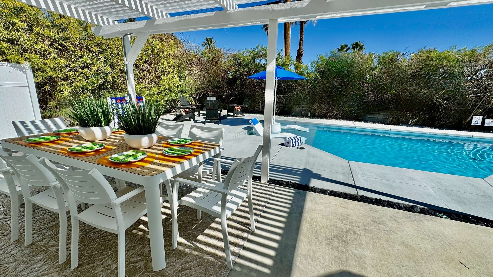 Building Photo - 2004 Nicola Rd E