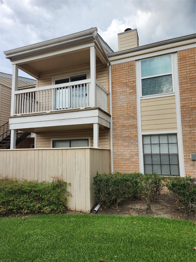 Primary Photo - 2750 Holly Hall St