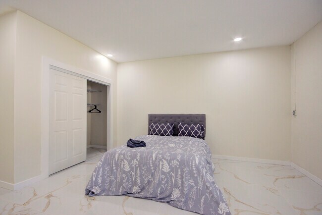 Bedroom 4 - 2420 SW 44th Ter