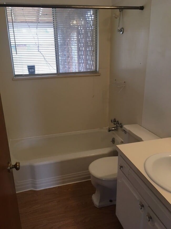 Building Photo - Warm and Welcoming Duplex with Private Yard in Fort Collins