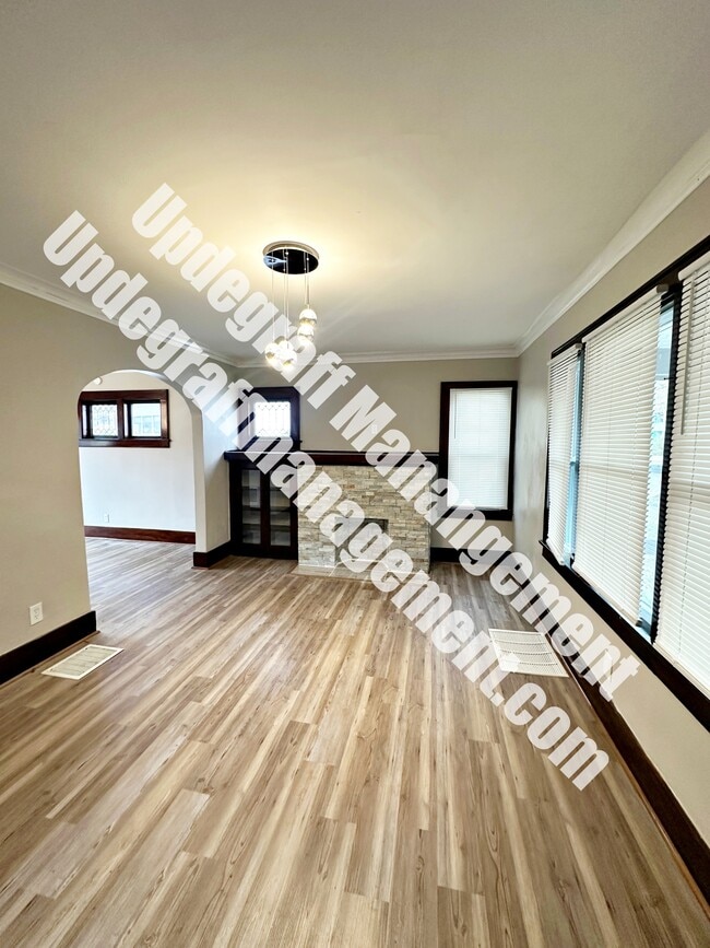 Building Photo - 174 Milton St