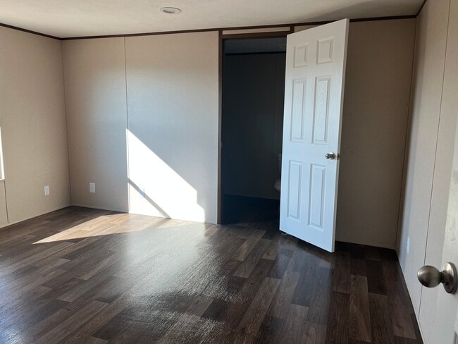 Building Photo - 211 Brookstone Vista Ln