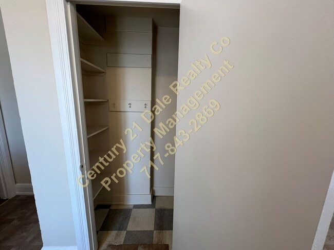 Building Photo - 3 Bedroom 1 Bath home in Central York School District