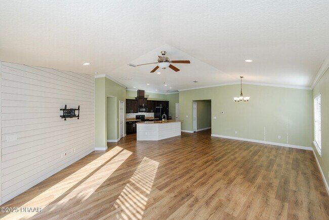 Building Photo - 309 Grande Lake Dr