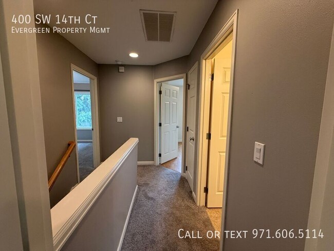 Building Photo - 400 SW 14th Ct