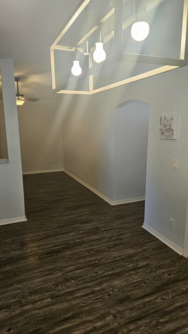 Building Photo - 9024 100th Ct