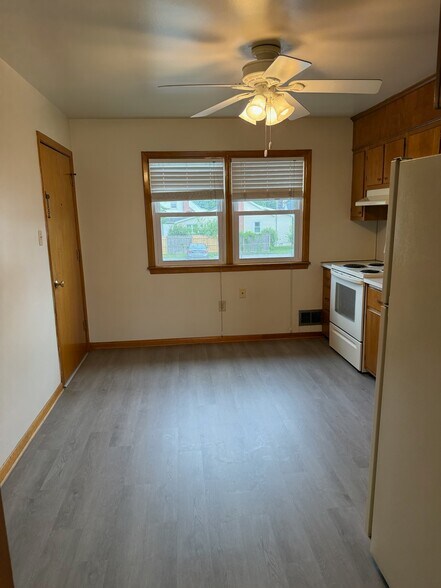 Building Photo - 338 S Jefferson St