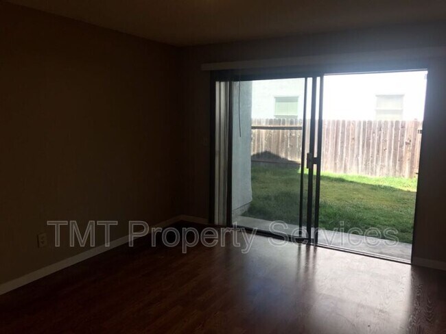 Building Photo - 956 Greenstar Way