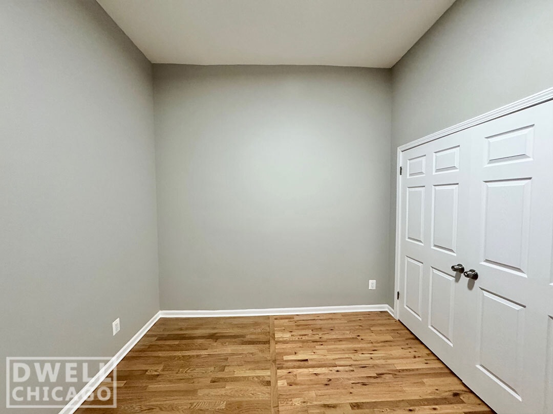 Building Photo - 1013 W 19th St