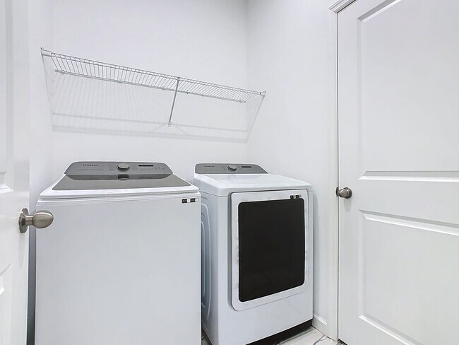 Building Photo - JUST REDUCED! PET FRIENDLY! Experience Com...