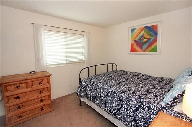 Building Photo - 124 34th St