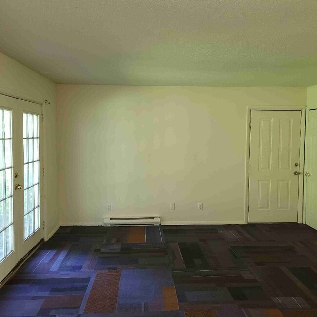 Building Photo - 1003 Colonial Dr