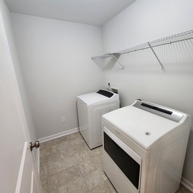 Building Photo - 1424 Southpoint Trl