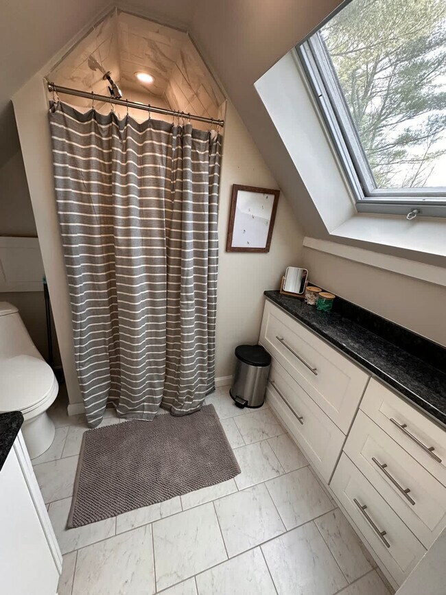 Building Photo - 18 Alpine Ct