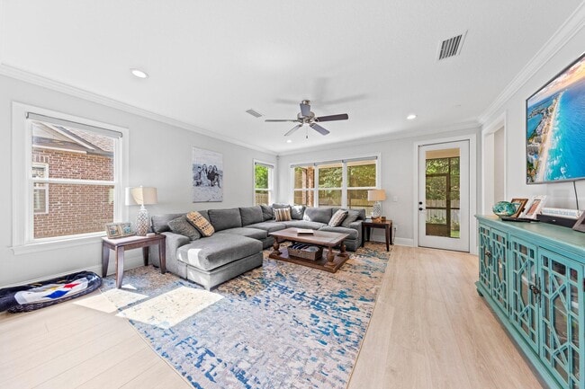 Building Photo - 802 Raihope Way