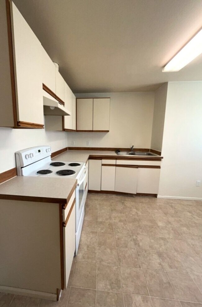 Building Photo - 2521 Yew St