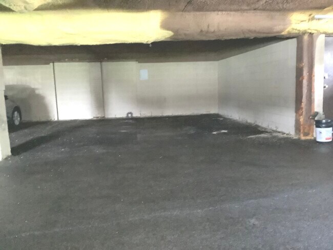 Building Photo - 10408 Menard Ave