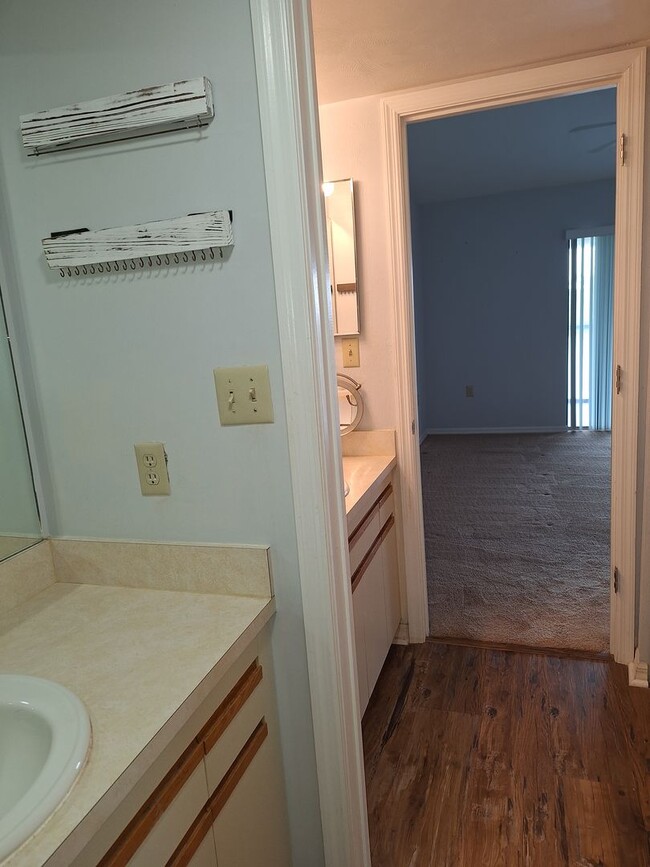 Building Photo - BOUCHELLE ISLAND - RIVER FRONT 2BR 2BA LON...