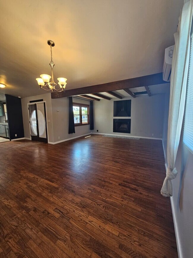 Building Photo - 352 Bonito Ave