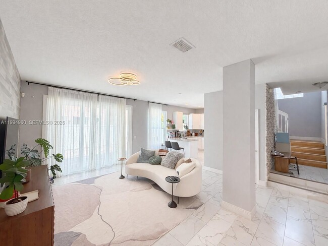 Building Photo - 5005 Northern Lights Dr