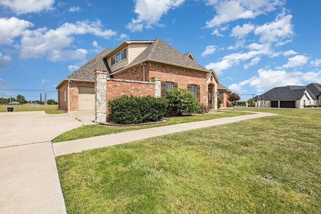 Building Photo - 123 Ranch House Rd