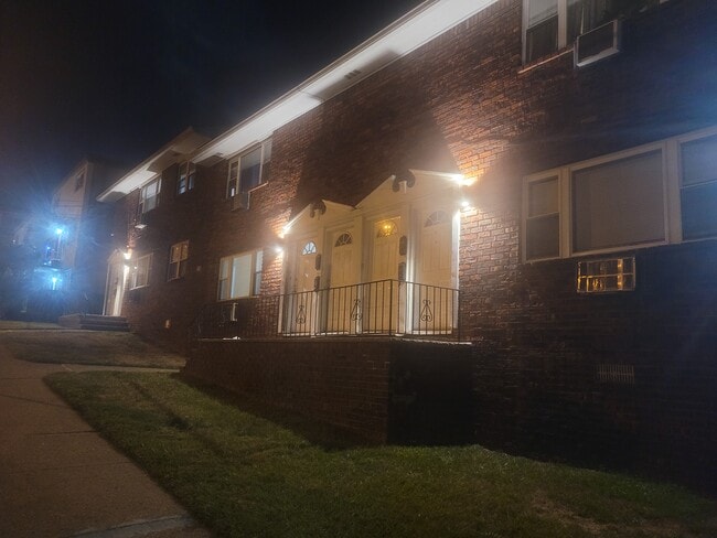 Building Photo - 118 East 24th St Apartments