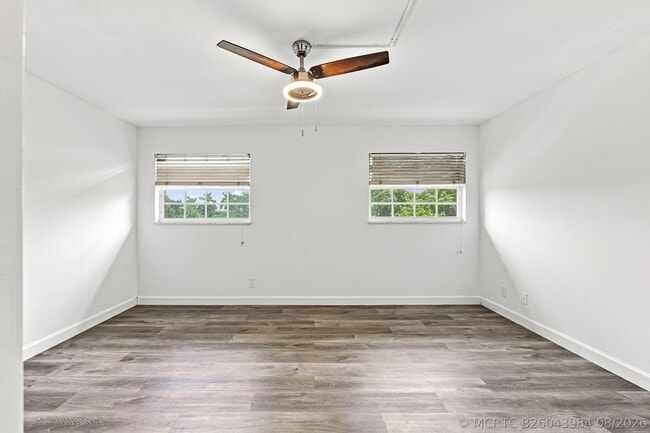 Building Photo - 640 Tennis Club Dr