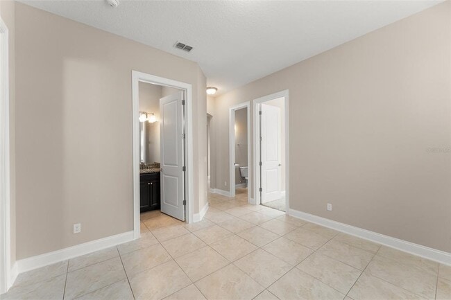 Building Photo - 13833 Behring Ave