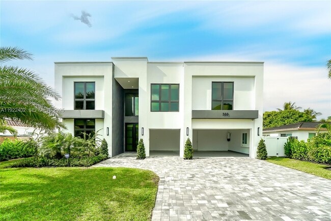 Building Photo - 333 NE Spanish Ct