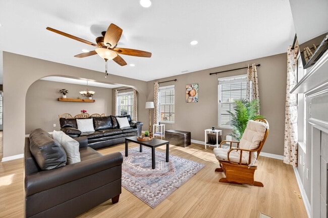 Building Photo - 1961 Creek Bank Dr