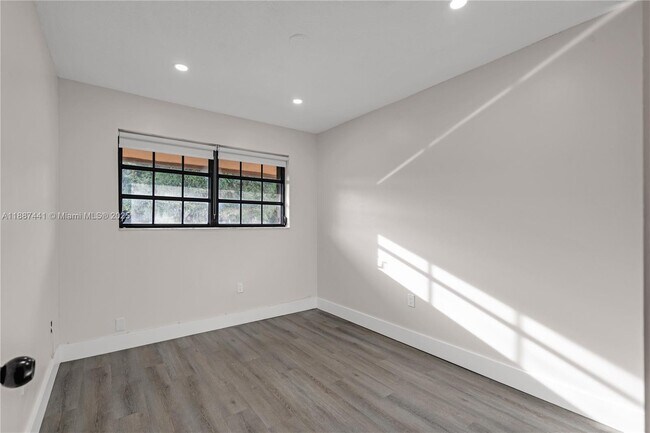Building Photo - 6023 SW 133rd Ct