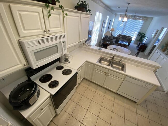 Building Photo - 620 River Oaks Dr