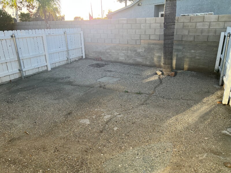 Building Photo - 350 Brown St