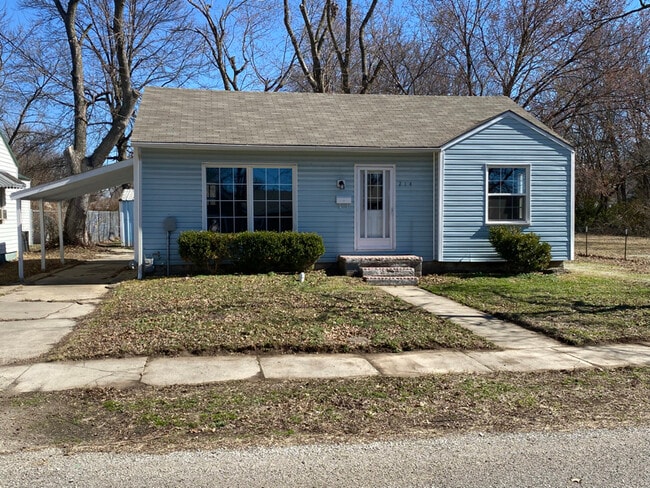 Building Photo - 214 Parmenter Ave