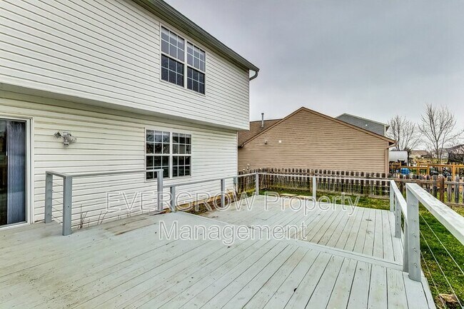 Building Photo - 1115 Spend a Buck Ct