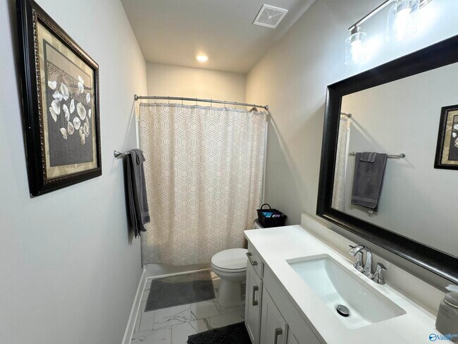 Building Photo - 414 Raleigh Elm Dr