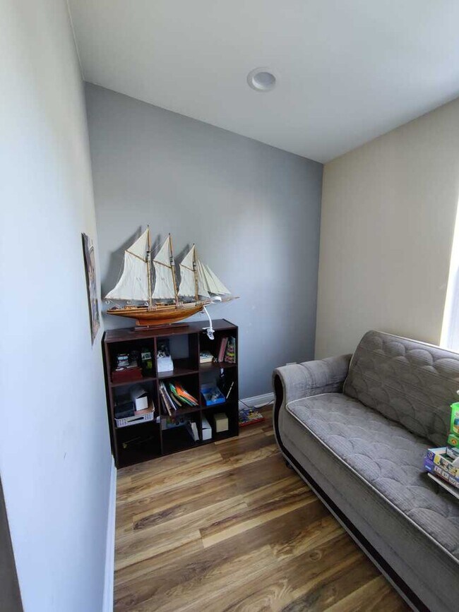Building Photo - 3108 N 78th Ct