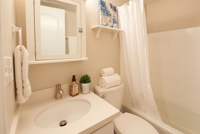 Interior Photo - Rachel Manor