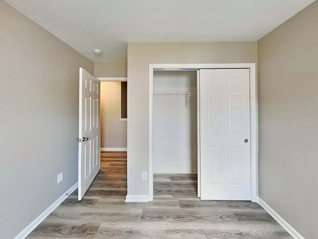 Building Photo - 4037 Little Bighorn Dr