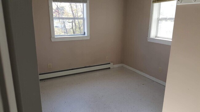 Building Photo - 93 Market St