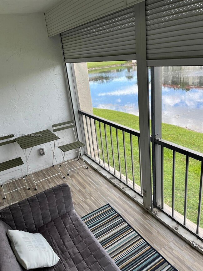 Building Photo - 361 S Hollybrook Dr