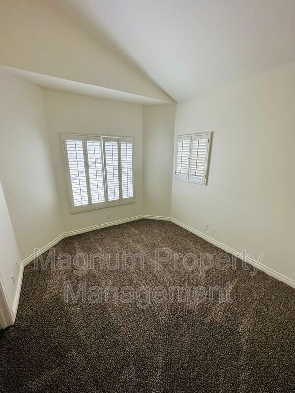 Building Photo - 43938 Northgate Ave