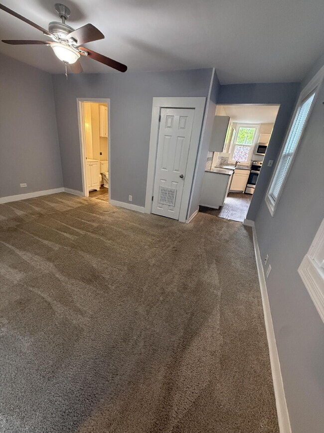 Building Photo - 2 bedroom, 1 bathroom House deep in the heart of the Highlands.