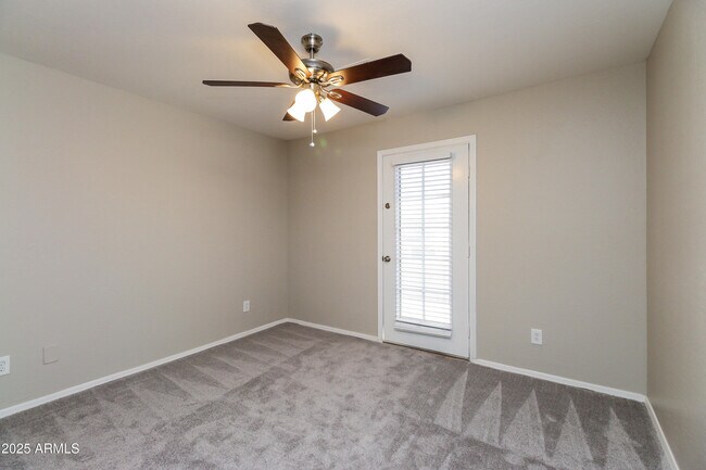 Building Photo - 11221 W Mountain View Dr