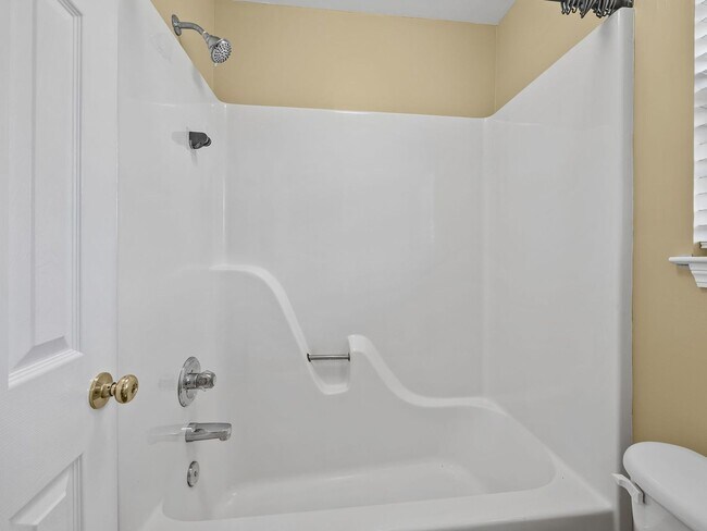 Building Photo - 402 McFall Ct
