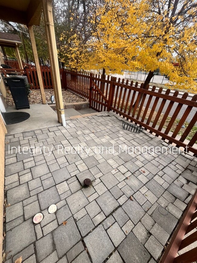 Building Photo - 4001 E 16th Ave